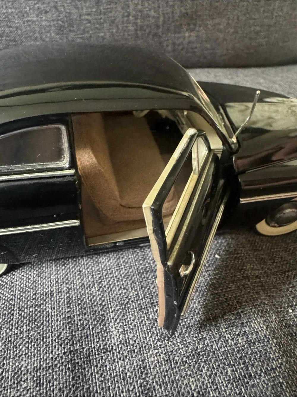 Danbury Mint 1949 Mercury Club Coupe 1:24 Diecast Model Black White Walls
